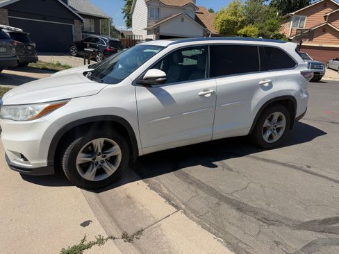 Used 2015 Toyota Highlander Limited Platinum AWD/4WD image 9
