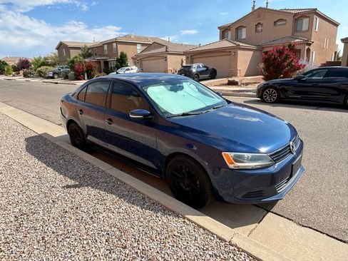 Used 2012 Volkswagen Jetta SE FWD image 4