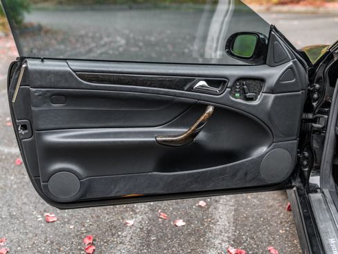 Used 2002 Mercedes-Benz CLK 55 AMG Coupe image 9