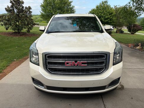 Used 2015 GMC Yukon XL SLT w/ Open Road Package AWD/4WD image 4
