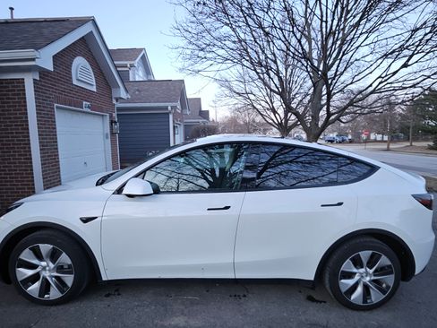 Used 2023 Tesla Model Y Long Range image 8