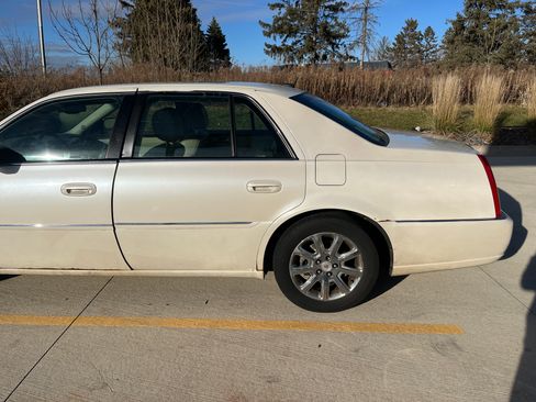 Used 2008 Cadillac DTS image 6