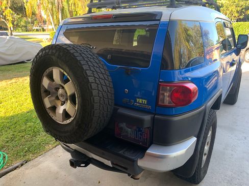 Used 2007 Toyota FJ Cruiser 4WD image 6