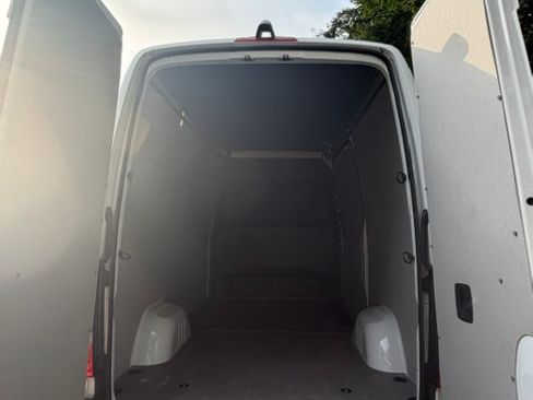 Used 2019 Mercedes-Benz Sprinter 144 image 14