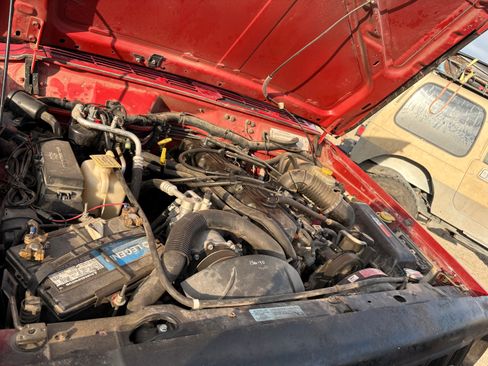 Used 2000 Jeep Cherokee Classic image 8