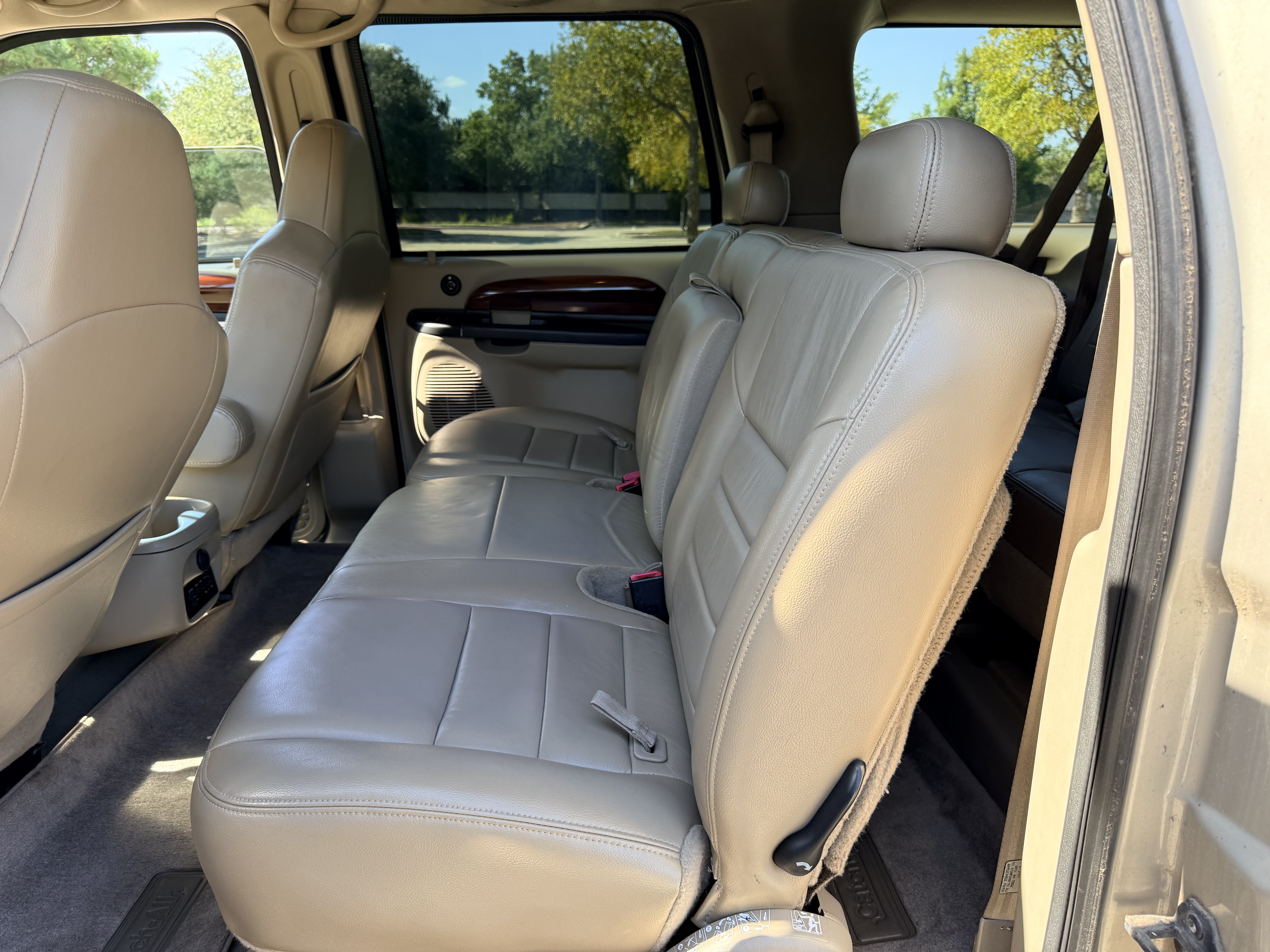 Used 2005 Ford Excursion Limited AWD/4WD image 13
