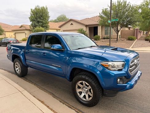 Used 2016 Toyota Tacoma TRD Sport RWD image 5