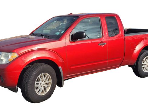Used 2015 Nissan Frontier SV image 2
