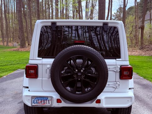 Used 2021 Jeep Wrangler Unlimited Sahara image 8