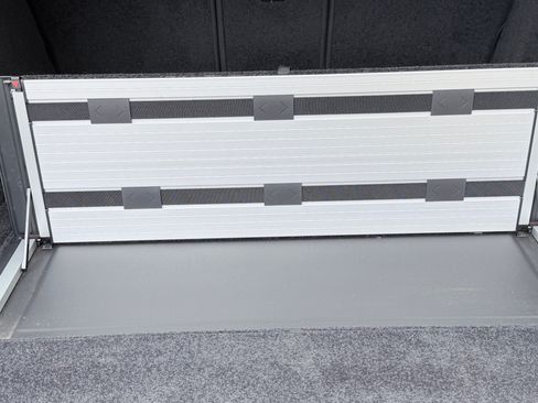 Used 2022 Land Rover Range Rover SE image 30