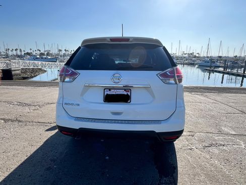 Used 2016 Nissan Rogue S image 4