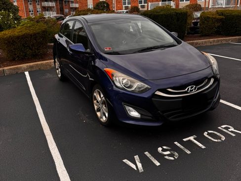 Used 2013 Hyundai Elantra GT w/ Touch & Go Pkg image 13