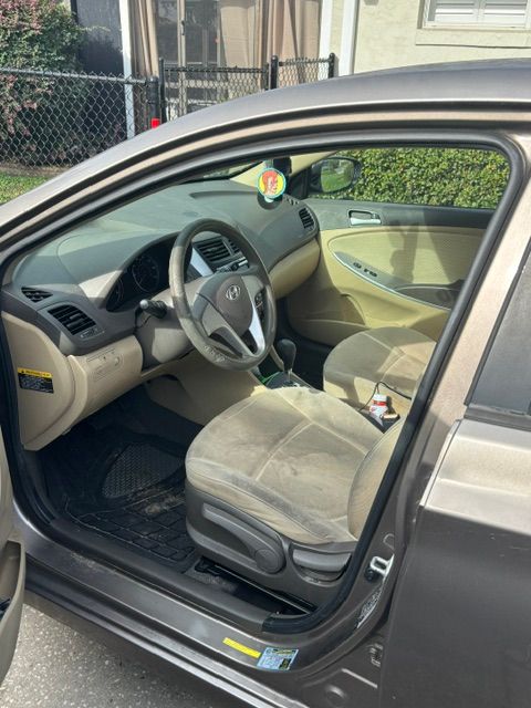 Used 2013 Hyundai Accent GLS FWD image 8