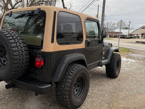 Used 1997 Jeep Wrangler Sahara image 9