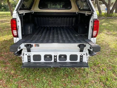 Used 2022 GMC Sierra 1500 Elevation RWD image 5