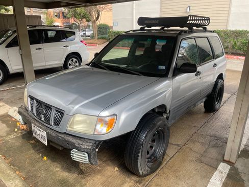 Used 2002 Subaru Forester L image 1