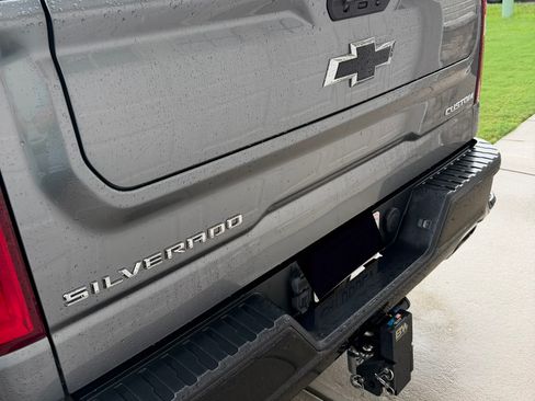 Used 2021 Chevrolet Silverado 1500 Custom Trail Boss w/ Safety Confidence Package AWD/4WD image 6