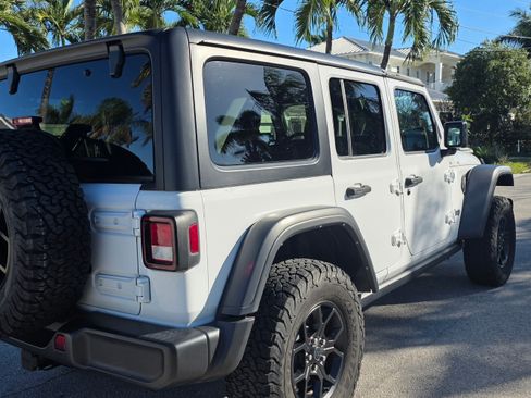 Used 2024 Jeep Wrangler Unlimited image 4