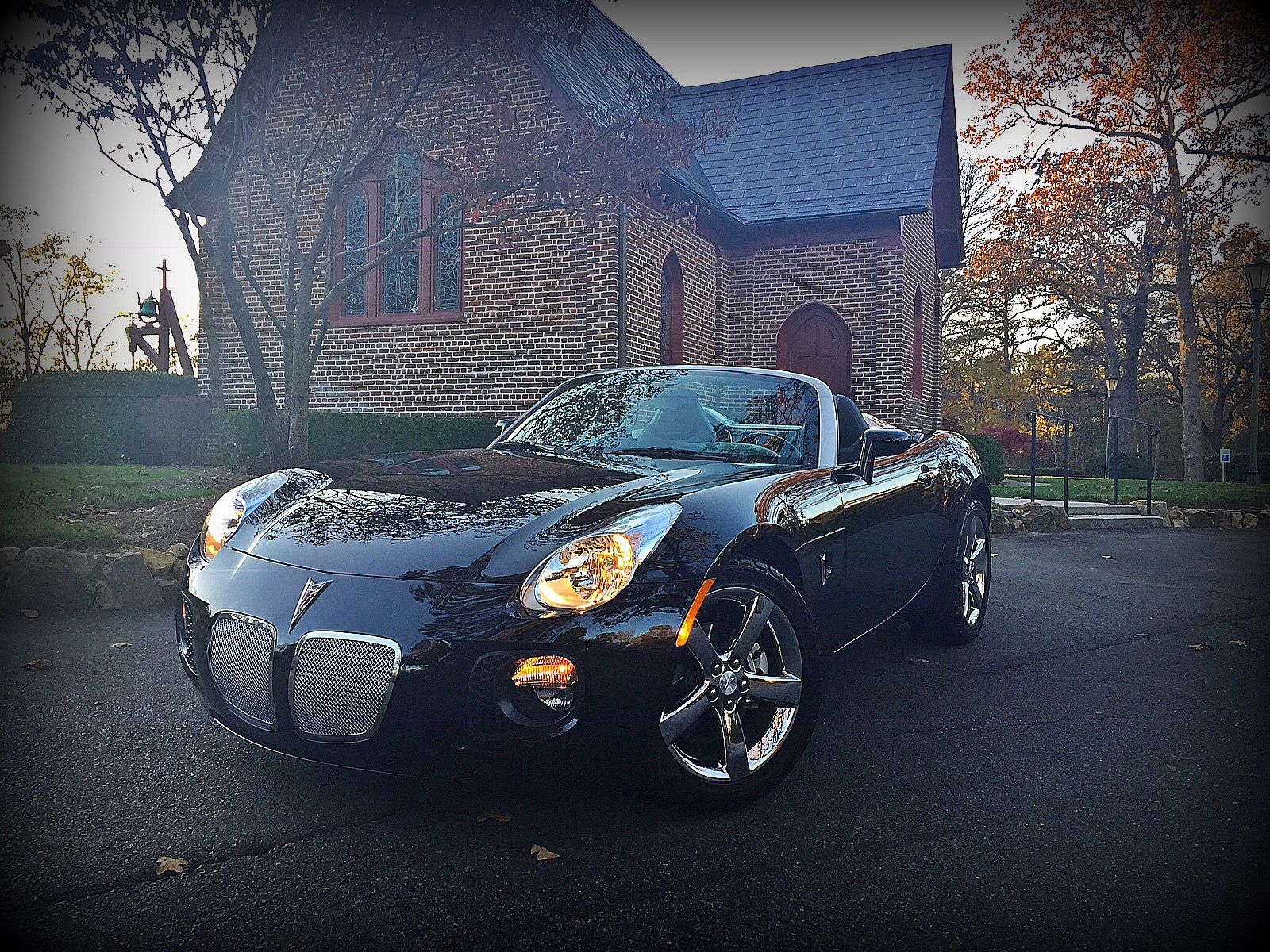Used 2008 Pontiac Solstice GXP w/ Premium Package RWD image 13