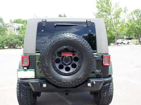 Used 2007 Jeep Wrangler Unlimited Sahara w/ Dual Top Group AWD/4WD image 18