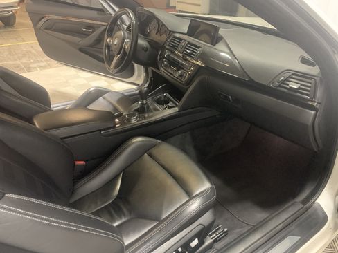Used 2015 BMW M4 Coupe 2D image 27