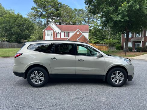 Used 2015 Chevrolet Traverse LT FWD image 12