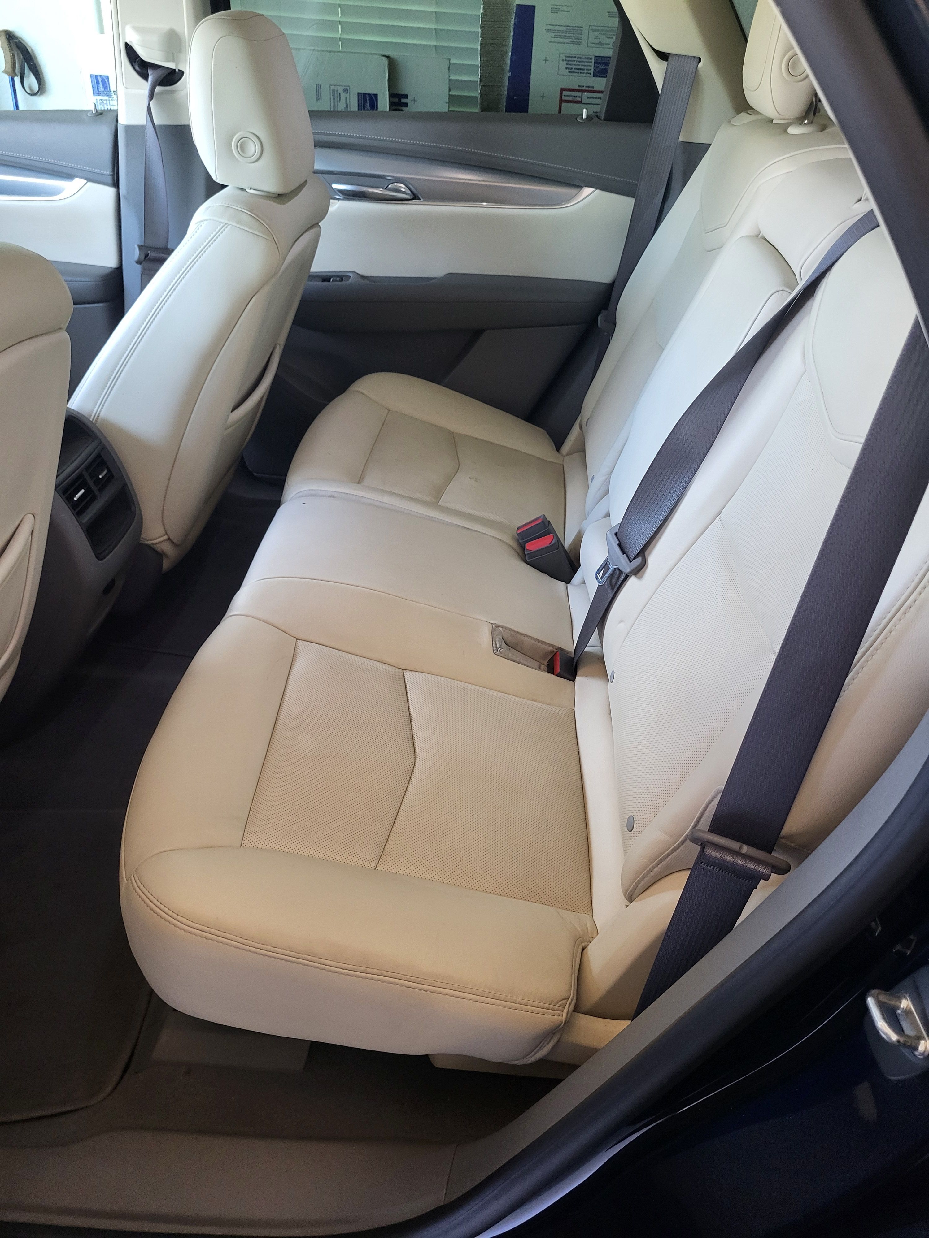 Used 2017 Cadillac XT5 Luxury w/ Driver Awareness Package AWD/4WD image 13