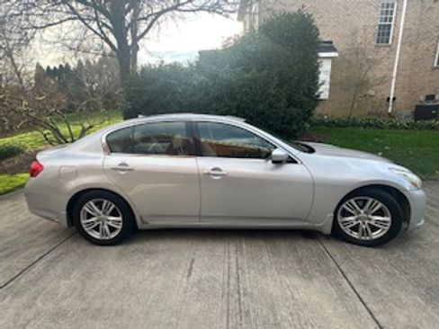 Used 2013 INFINITI G37 Journey w/ Premium Pkg image 1