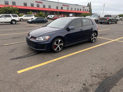 Used 2017 Volkswagen GTI S image 10
