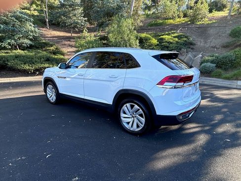 Used 2021 Volkswagen Atlas Cross Sport SE w/ Panoramic Sunroof Package image 18