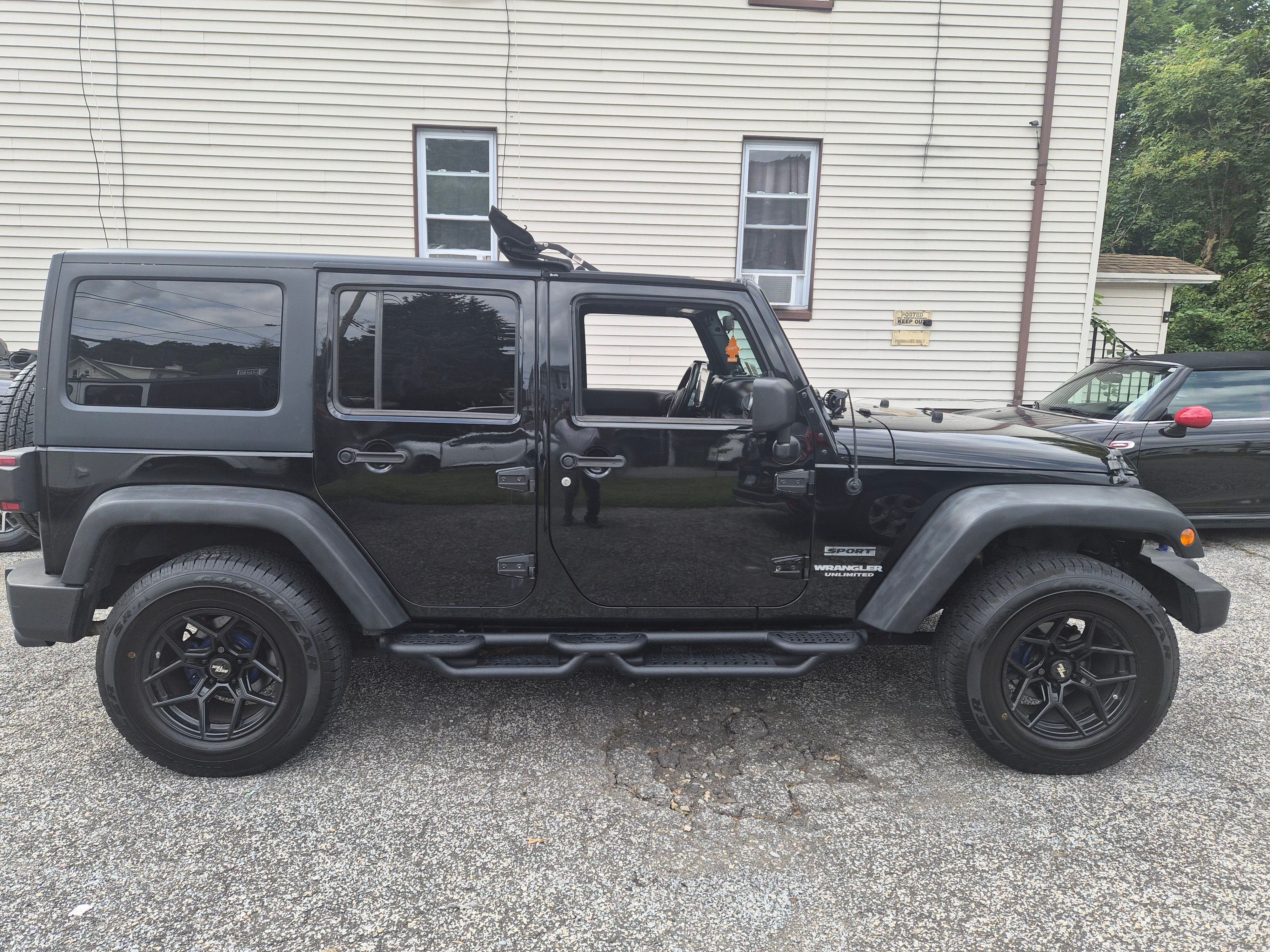 Used 2012 Jeep Wrangler Unlimited Sport AWD/4WD image 8