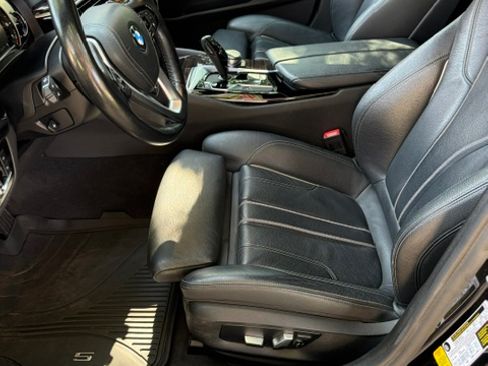 Used 2017 BMW 540i RWD image 9