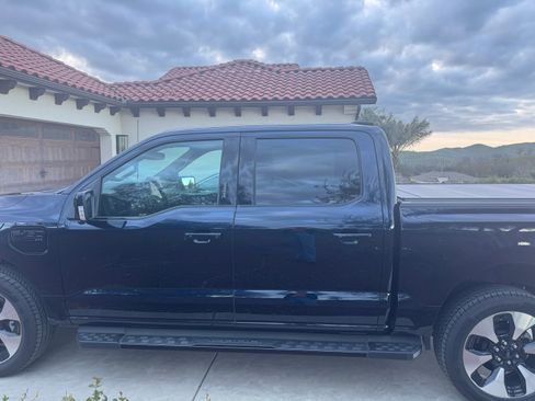 Used 2023 Ford F150 Lightning Platinum image 9