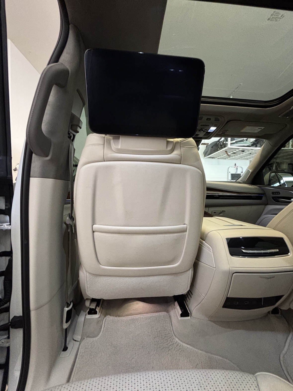 Used 2024 Cadillac Escalade Sport Platinum AWD/4WD image 21