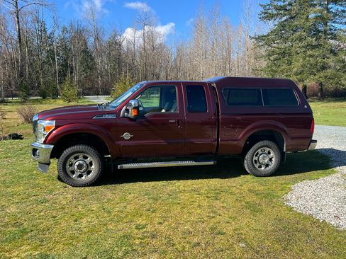 Used 2016 Ford F250 Lariat w/ Chrome Package image 6