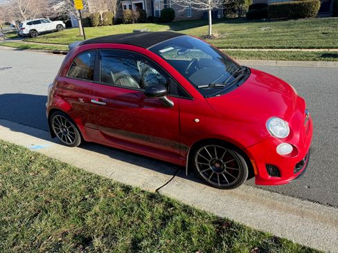 Used 2013 FIAT 500 Abarth w/ Beats Audio Pkg image 5