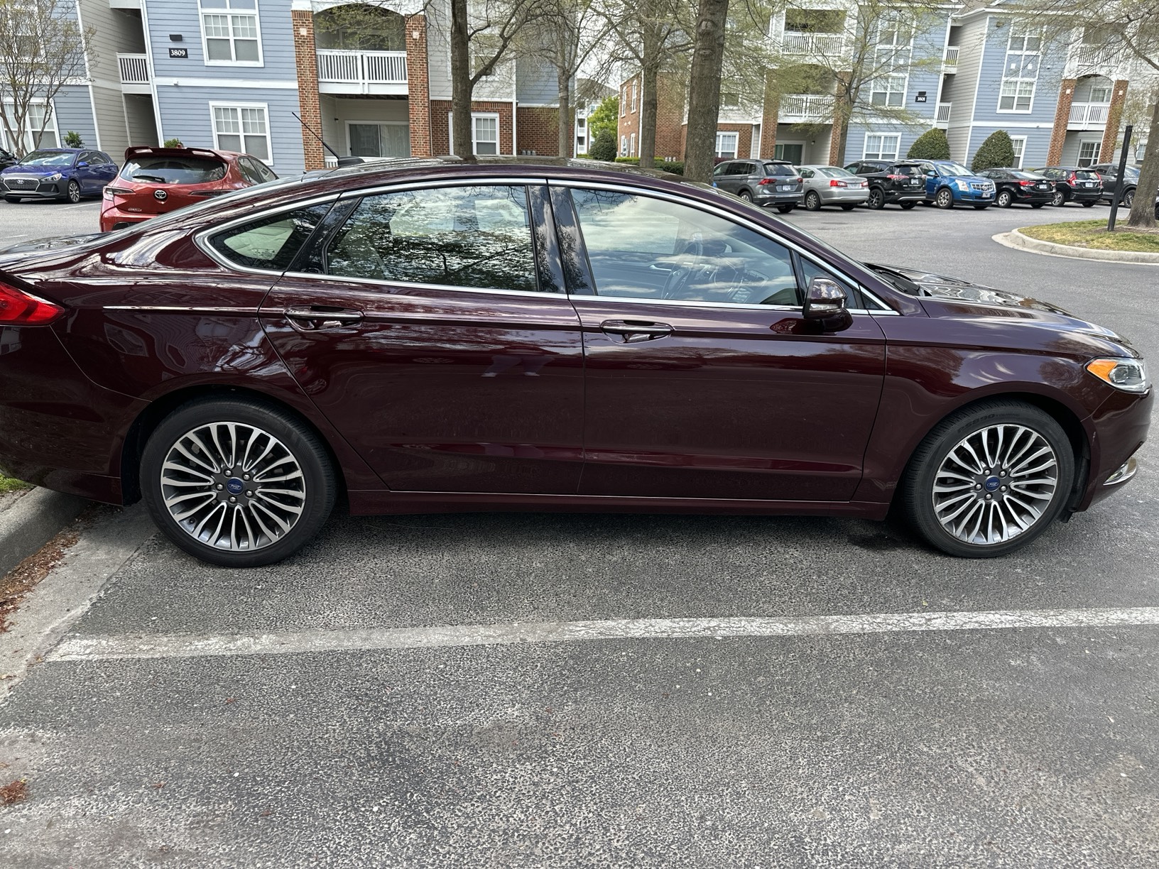 Used 2018 Ford Fusion SE w/ Fusion SE Technology Package FWD image 1