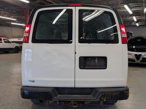 Used 2016 Chevrolet Express 2500 image 5