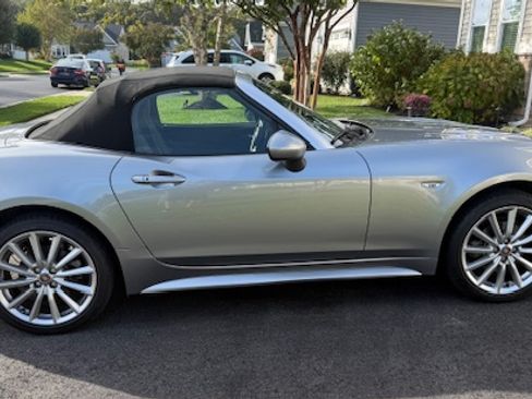 Used 2017 FIAT 124 Spider Lusso image 10