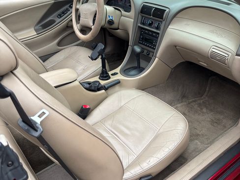 Used 2004 Ford Mustang Premium image 2