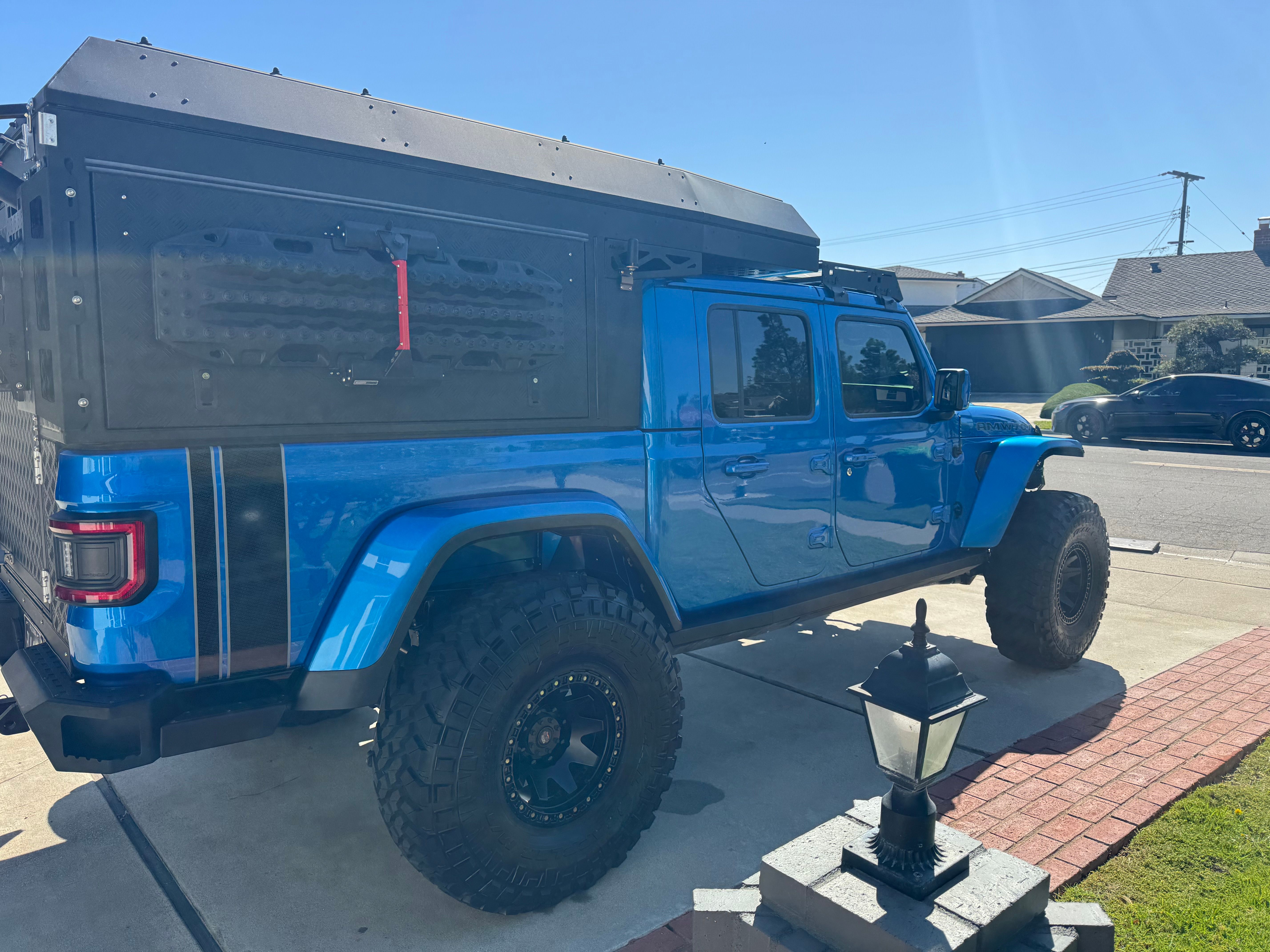 Used 2021 Jeep Gladiator Mojave AWD/4WD image 2