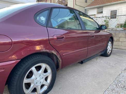 Used 2007 Ford Taurus SEL FWD image 9