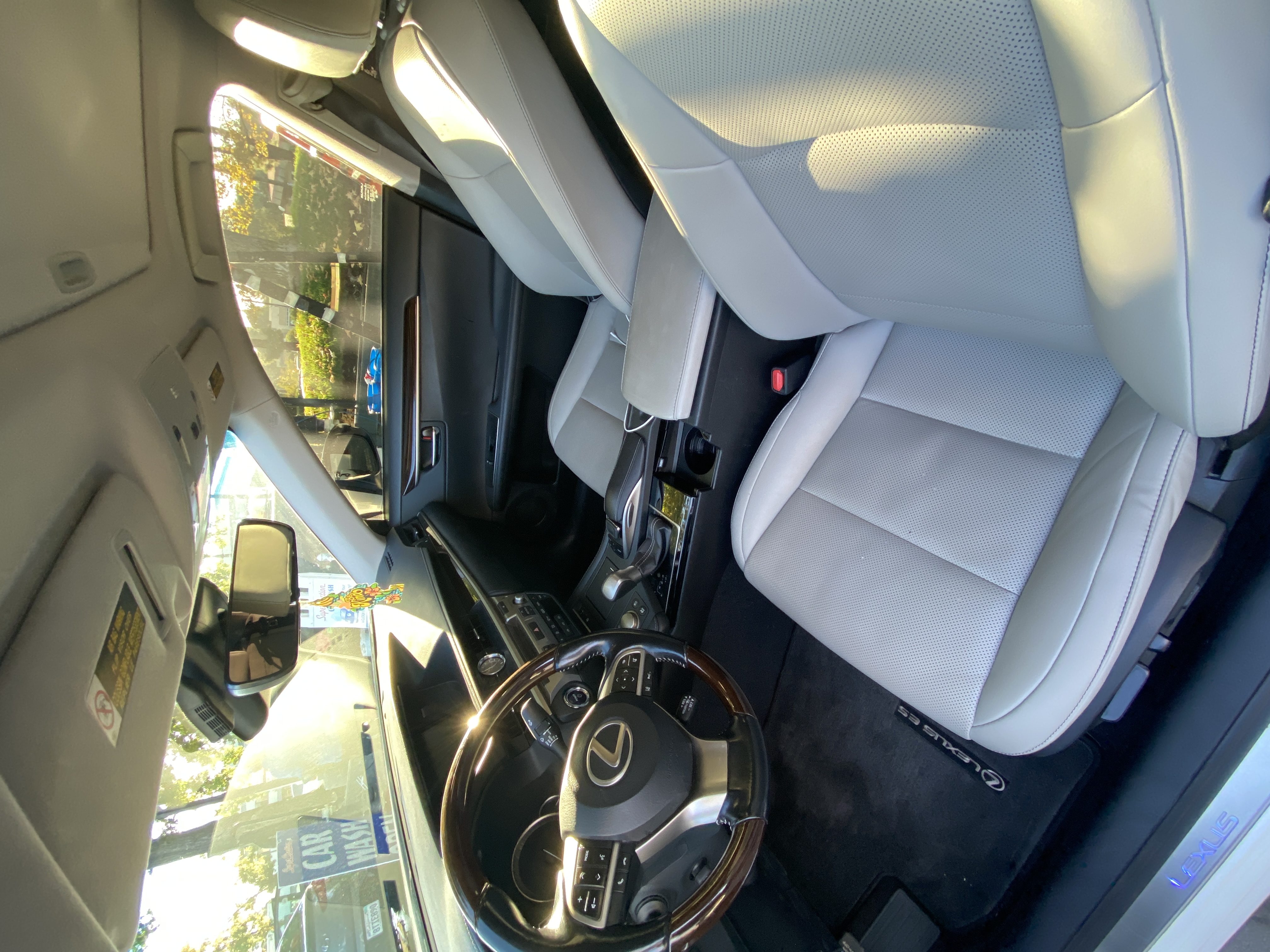 Used 2017 Lexus ES 300h w/ Navigation System Package FWD image 5