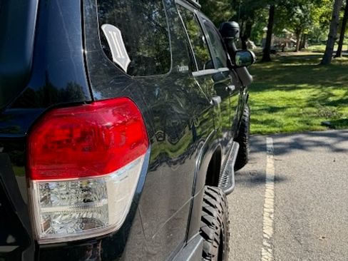 Used 2013 Toyota 4Runner Limited AWD/4WD image 13