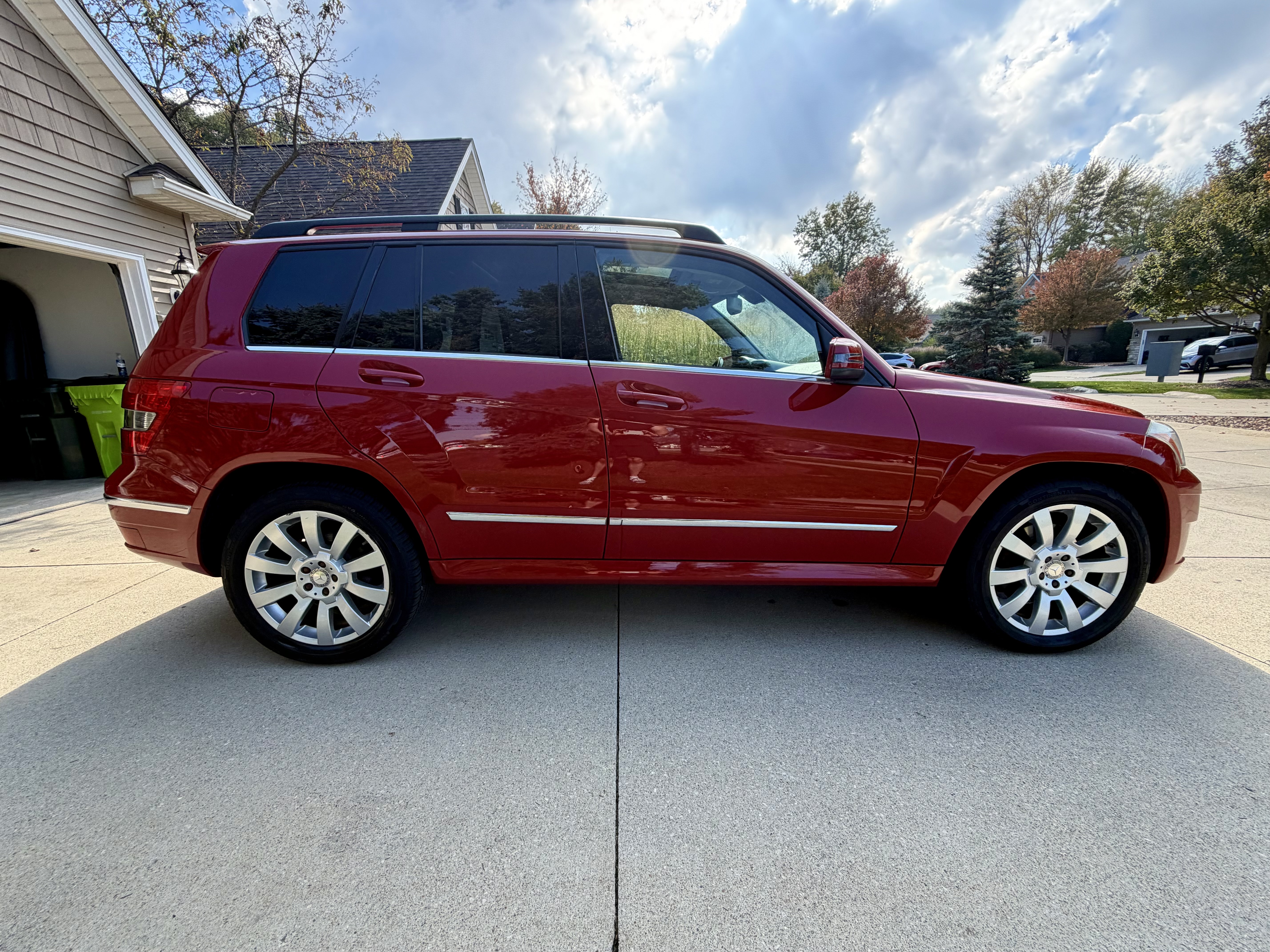 Used 2011 Mercedes-Benz GLK 350 4MATIC image 5