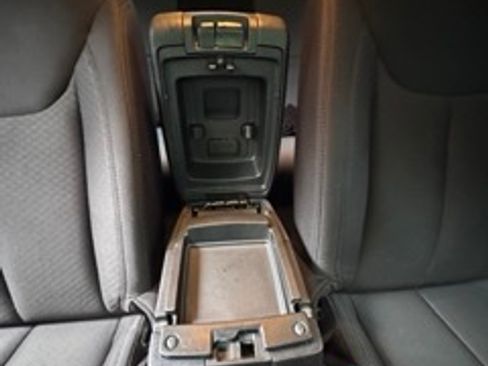 Used 2015 Jeep Wrangler Sport image 15