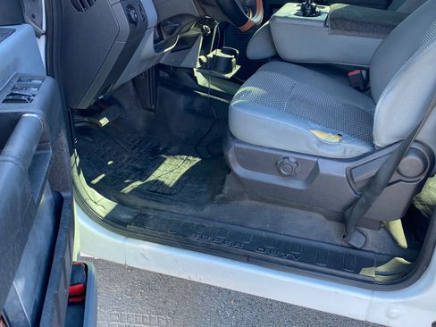 Used 2015 Ford F250 XL w/ Power Equipment Group image 6