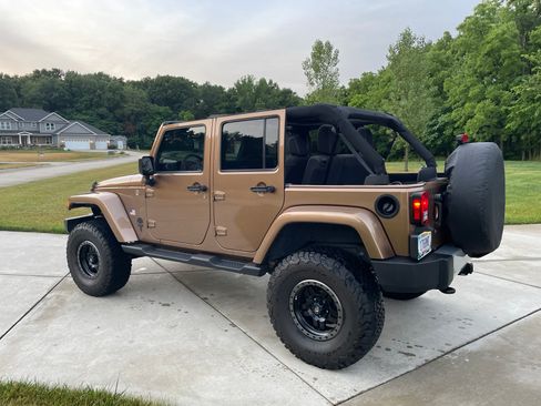 Used 2015 Jeep Wrangler Unlimited Sahara w/ Trailer Tow Group image 9