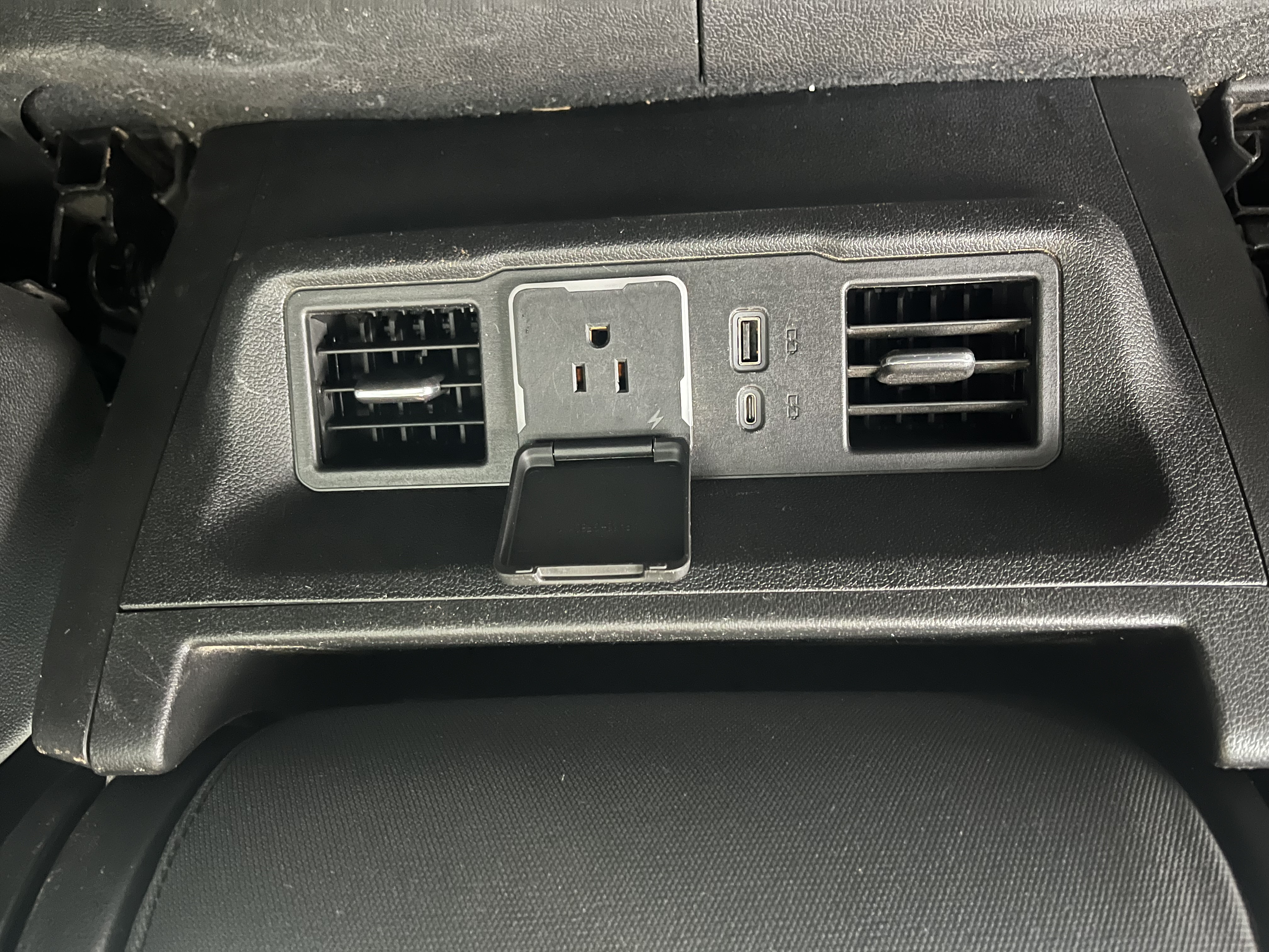 Used 2023 Chevrolet Silverado 1500 RST AWD/4WD image 10