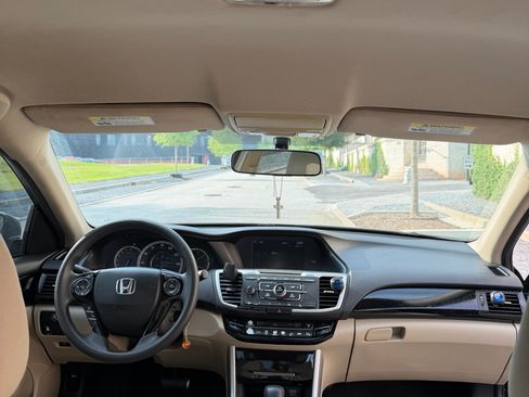 Used 2016 Honda Accord LX image 13